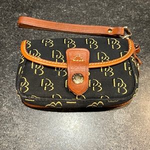 Dooney & Bourke wristlet